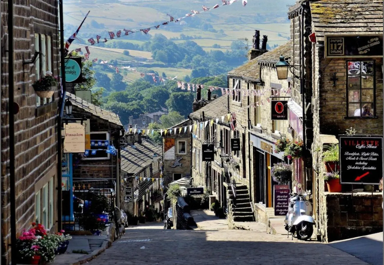Prince St Cottage - Haworth - Sleeps 4 0*,